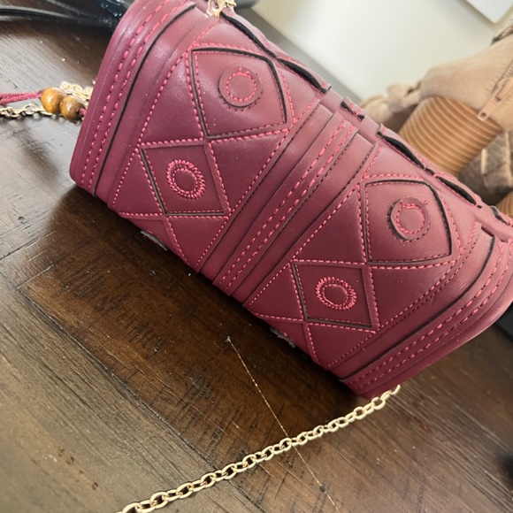 Burgundy crossbody - Picture 2 of 3